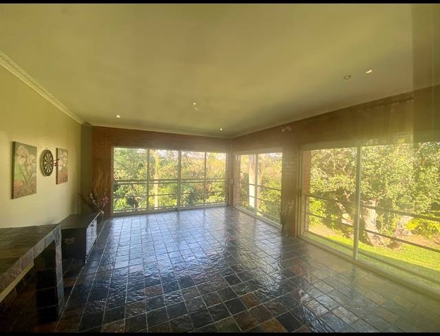 4 BEDROOM HOUSE TO LET IN MEER EN SEE
